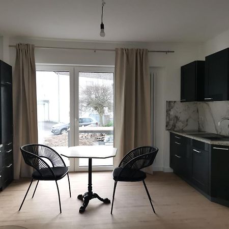 Modernes Stilvoll Eingerichtetes Appartement Росрат Экстерьер фото