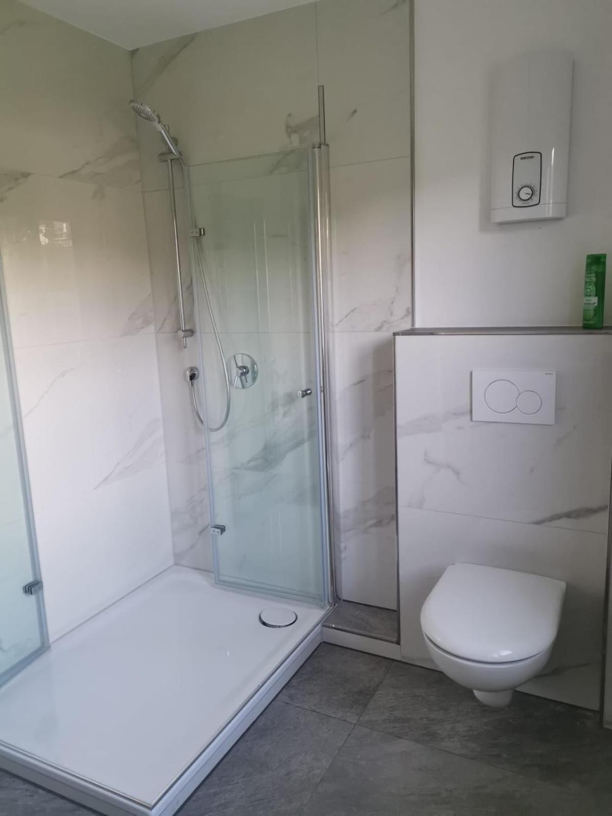 Modernes Stilvoll Eingerichtetes Appartement Росрат Экстерьер фото